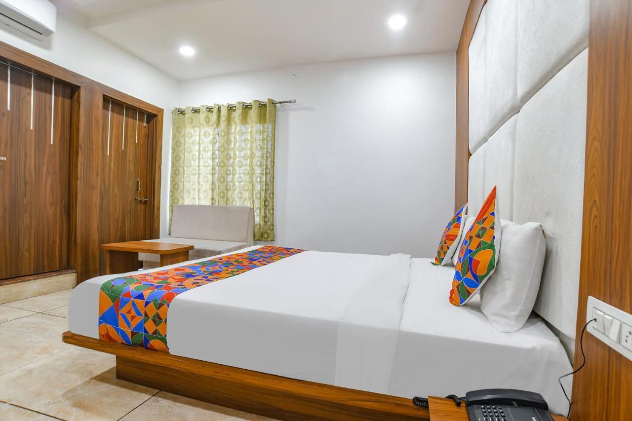 Fabhotel Right Choice Hotel